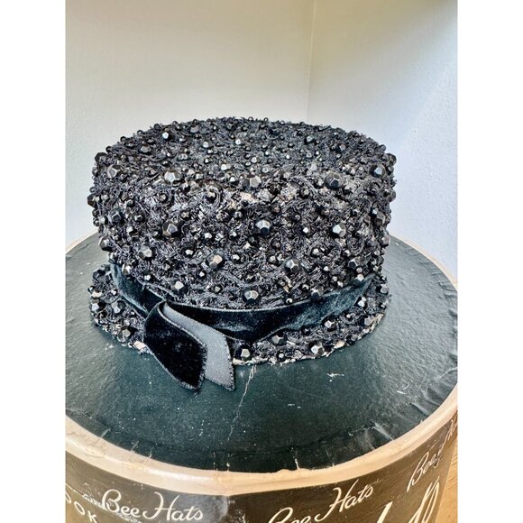 Vintage Gwen Pennington Black Beaded Pillbox Hat w/Bee Hats Box - Picture 4 of 16
